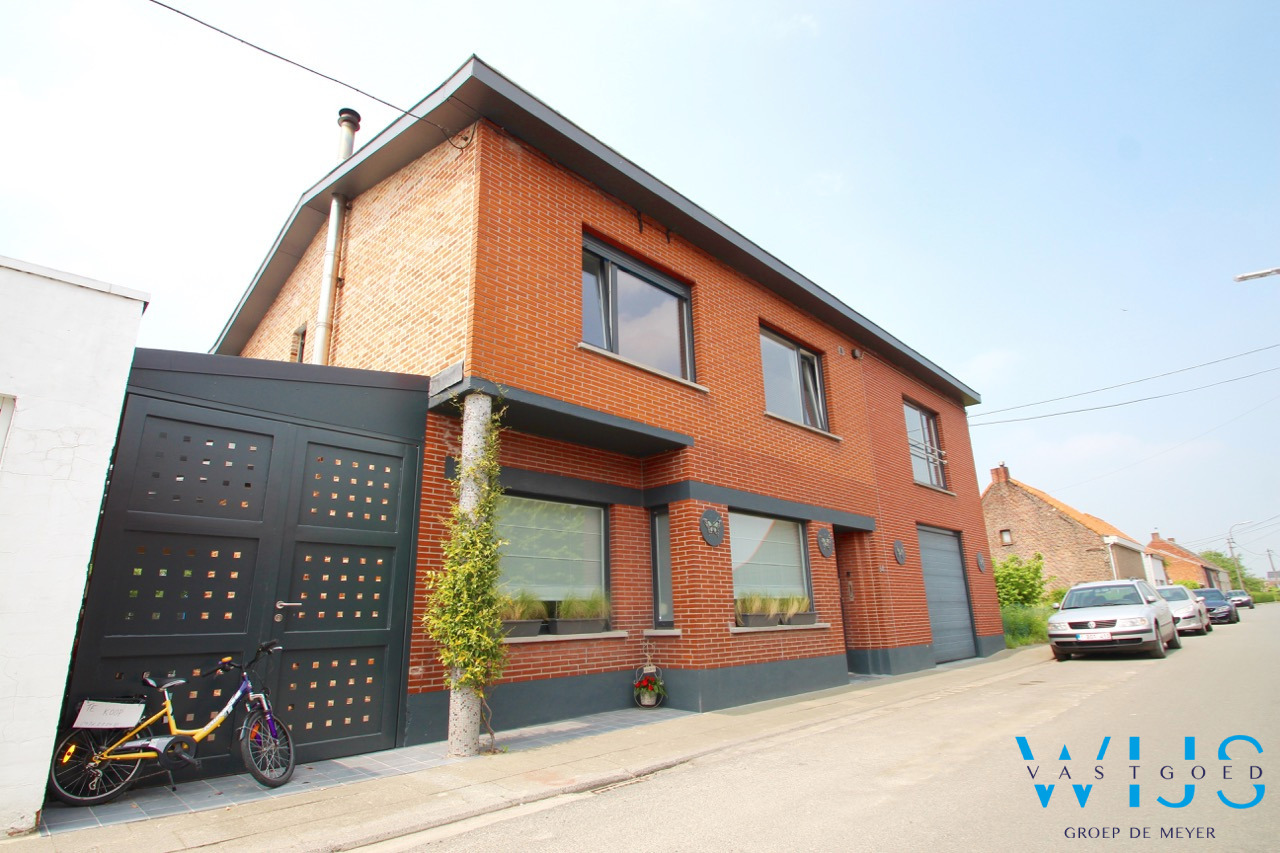 Unieke ruime gerenoveerde woning  ! 