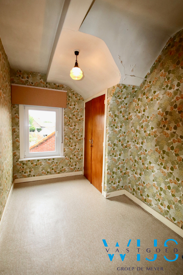 Op te frissen gezinswoning met 3 slaapkamers &amp; tuin te ERTVELDE! 