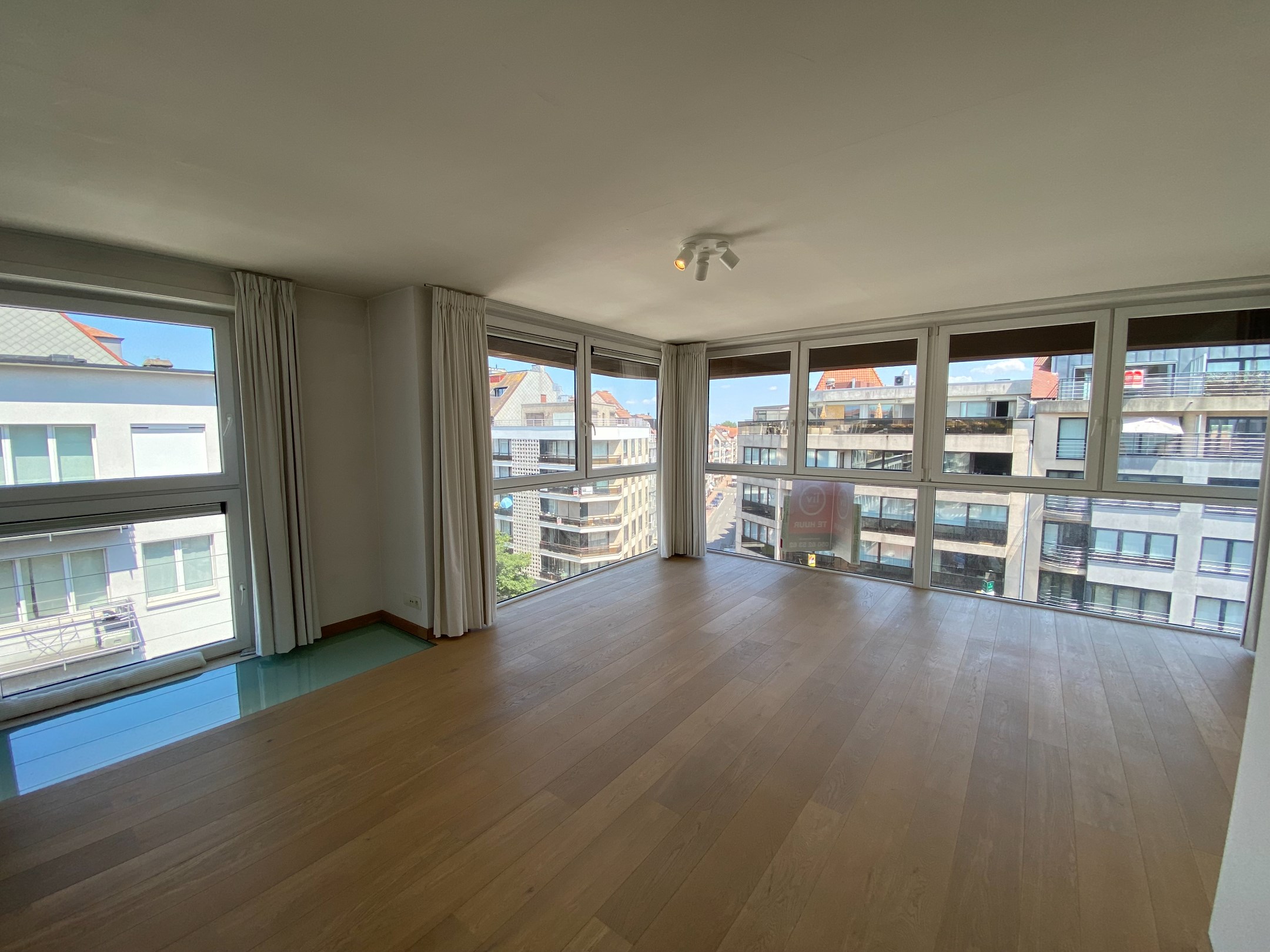 NON MEUBL&#201; - Appartement en duplex au centre de Knokke-Heist avec 2 chambres &#224; coucher 