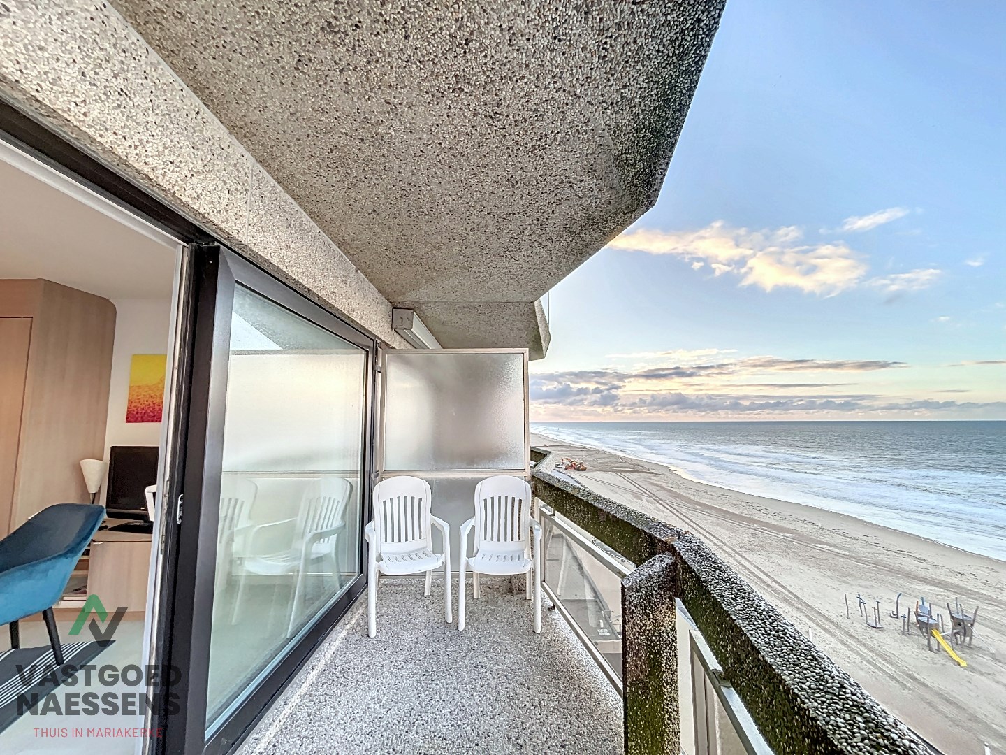 STUDIO R&#201;NOV&#201; AVEC TERRASSE ET VUE SUR LA MER 