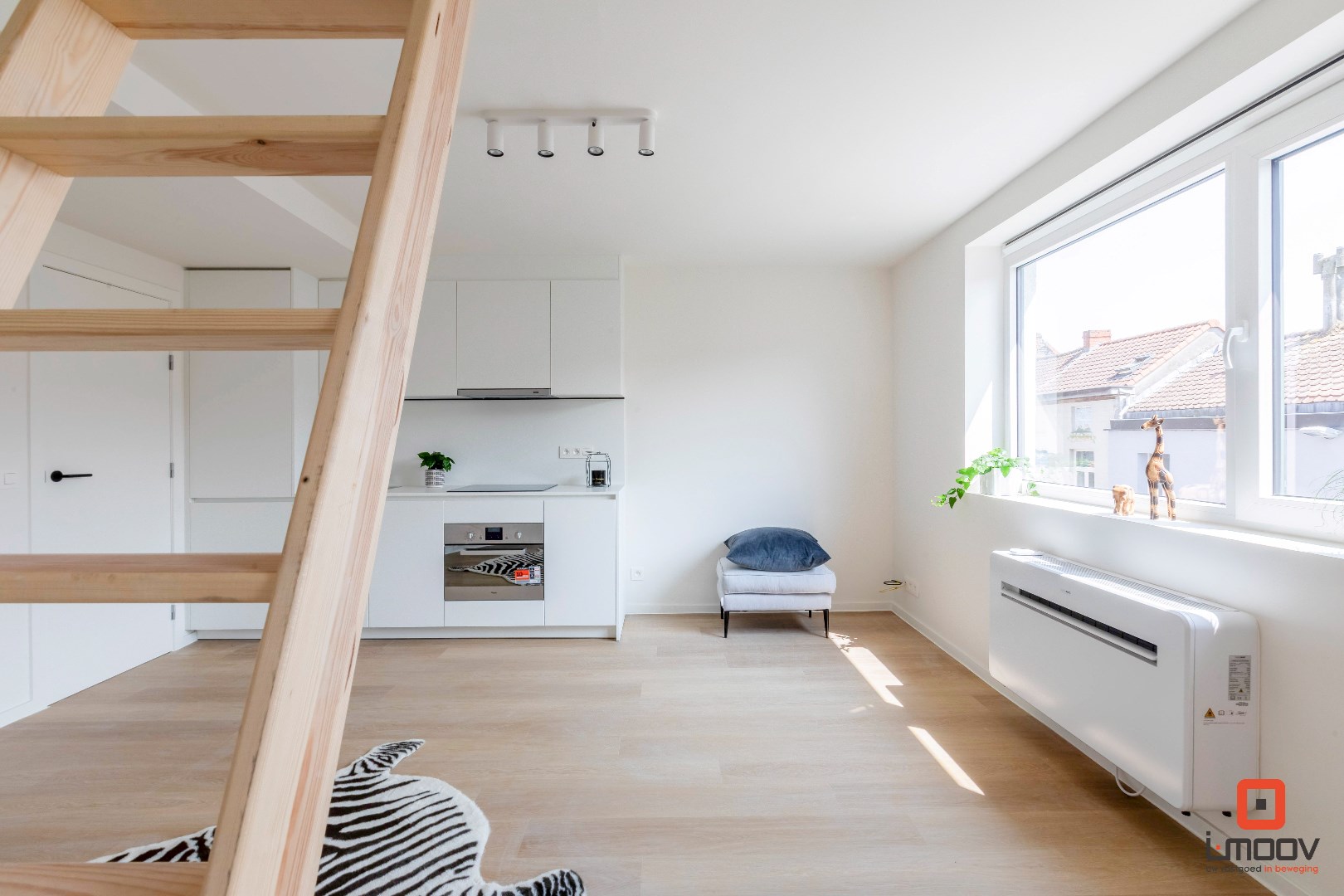 Gebouw met 3 gerenoveerde studio&#39;s nabij centrum 