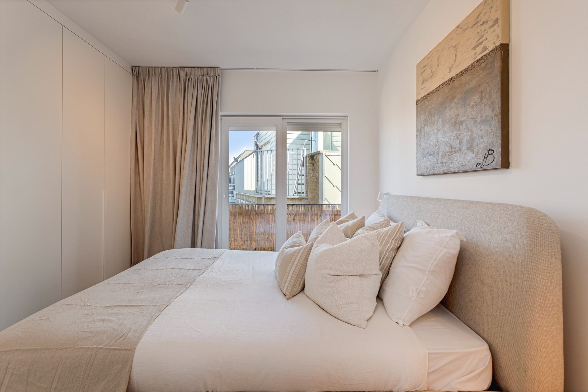 Gezellig en prachtig gerenoveerd vakantie appartement met frontaal zeezicht. 