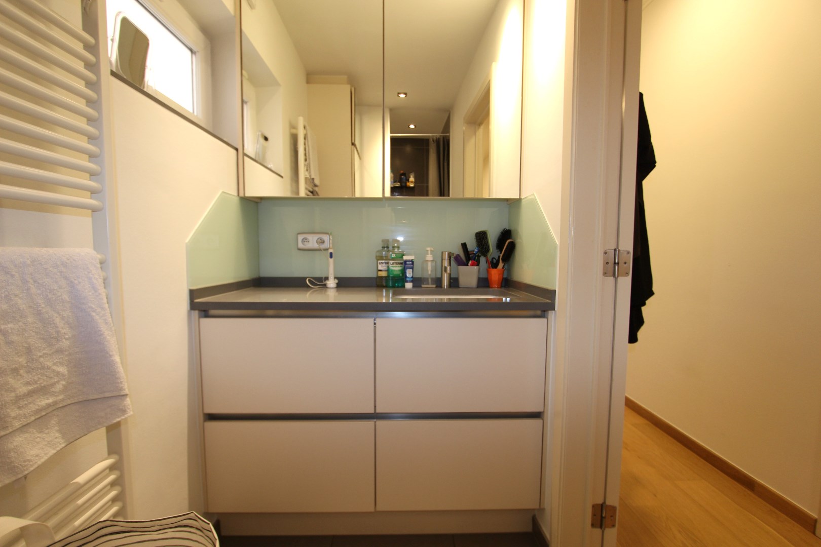 RUIM APPARTEMENT MET 3 SLAAPKAMERS 
