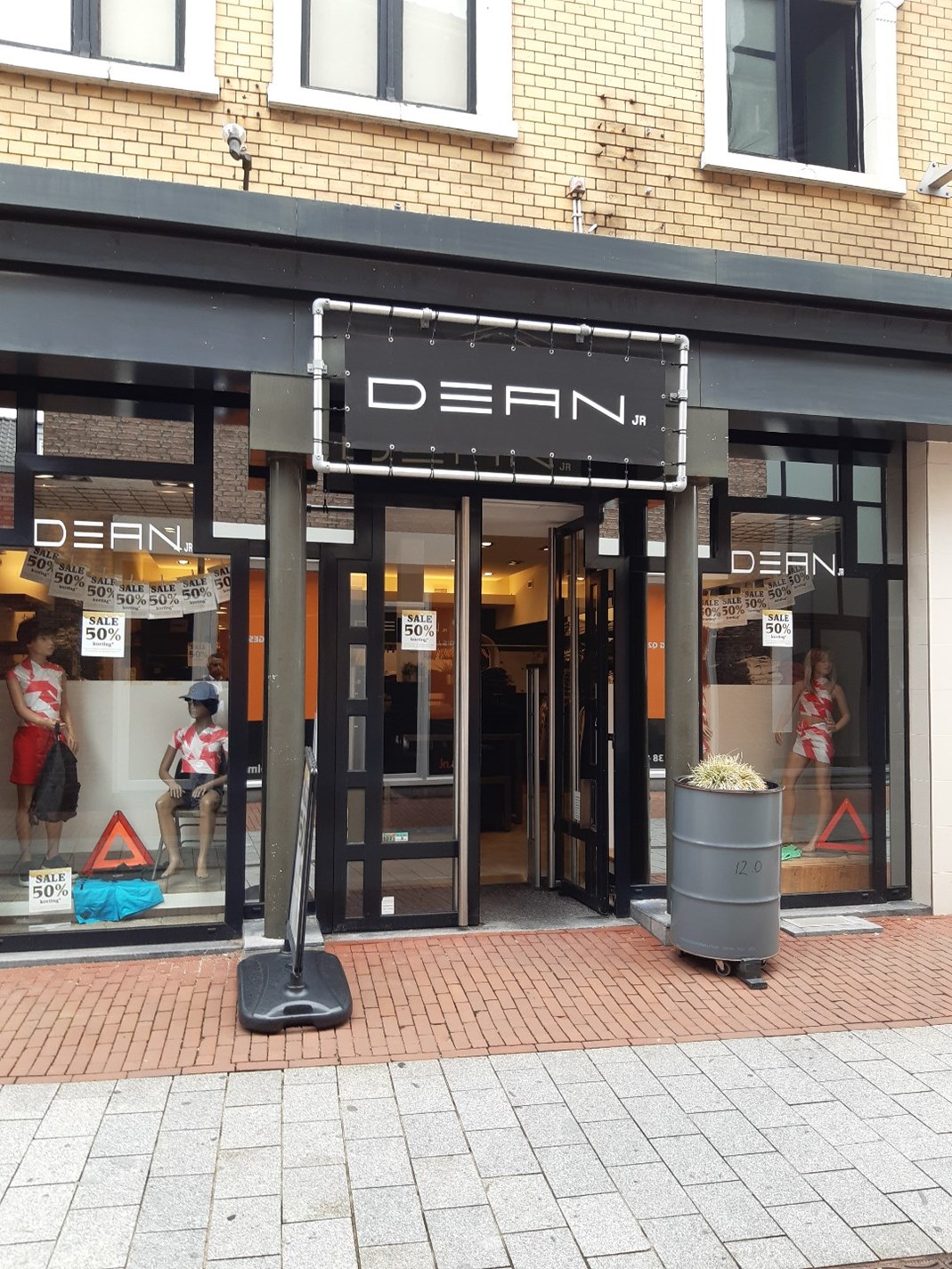 Commerciële winkel te huur in Weert