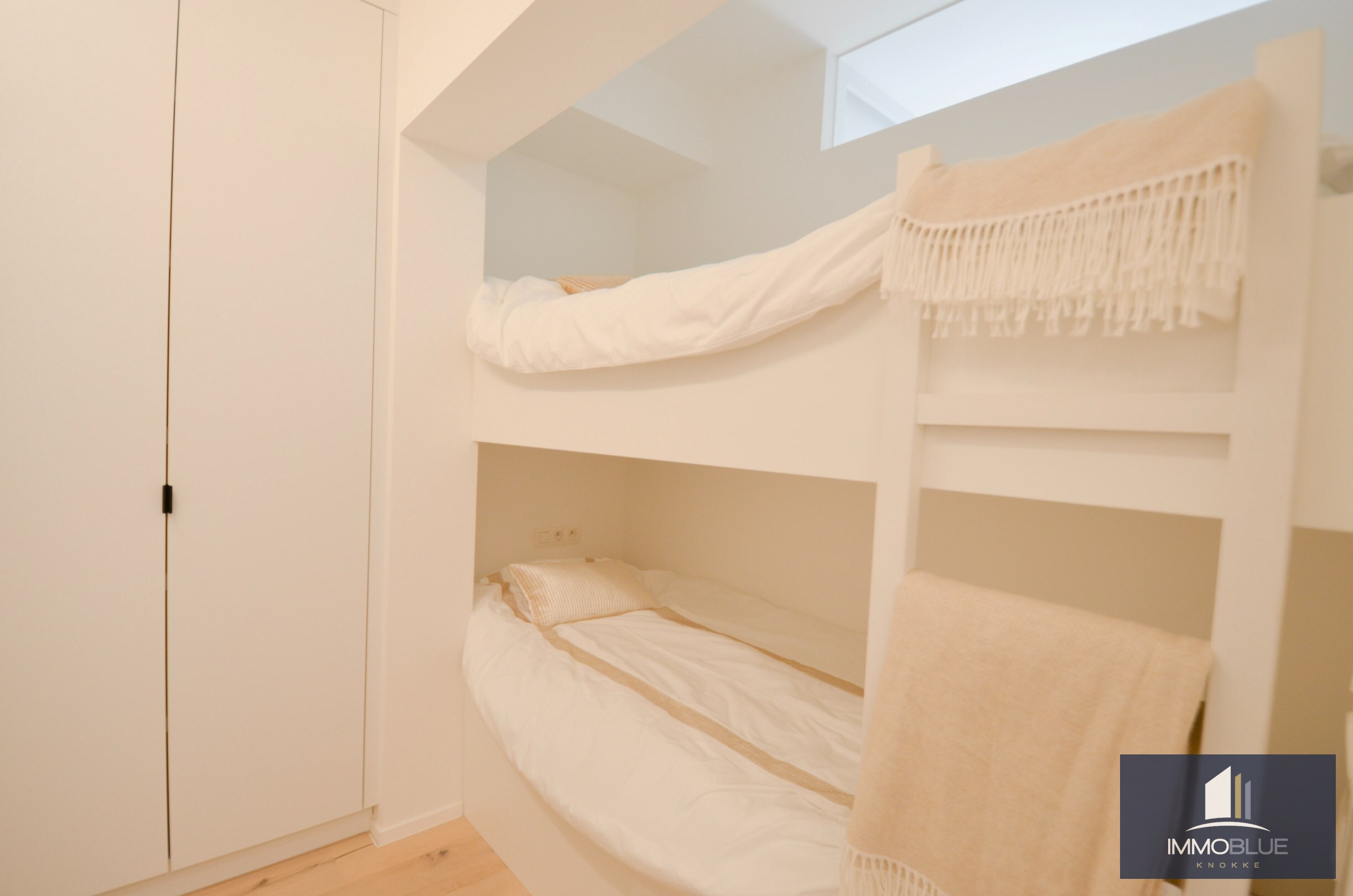 Stijlvol, recent gerenoveerd appartement met frontaal zeezicht. 