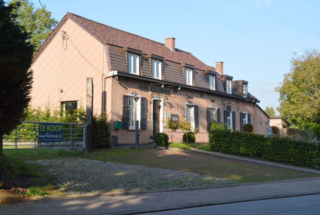 Hoeve met bijgebouwen op ca. 1,93ha te Lennik, Gaasbeek 