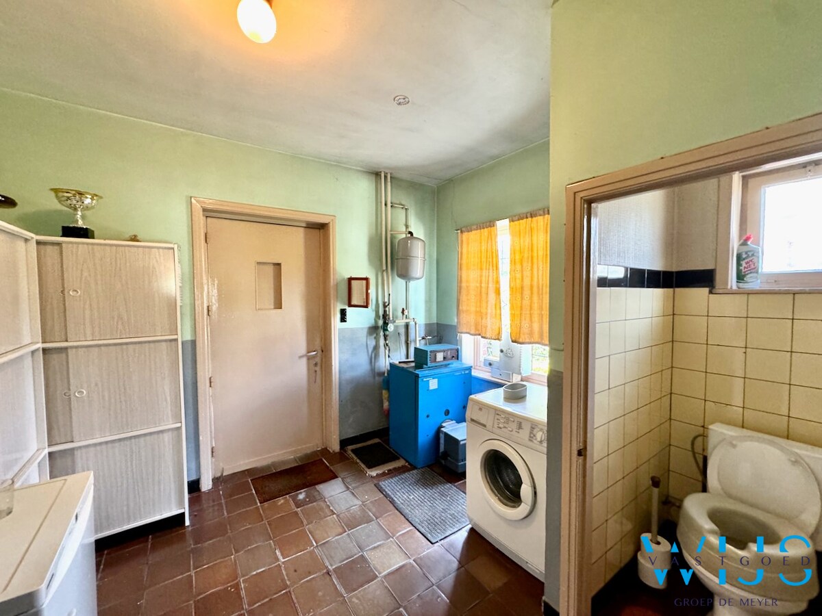 Woonhuis op een perceel van 3.848 m&#178; te Sleidinge ! 