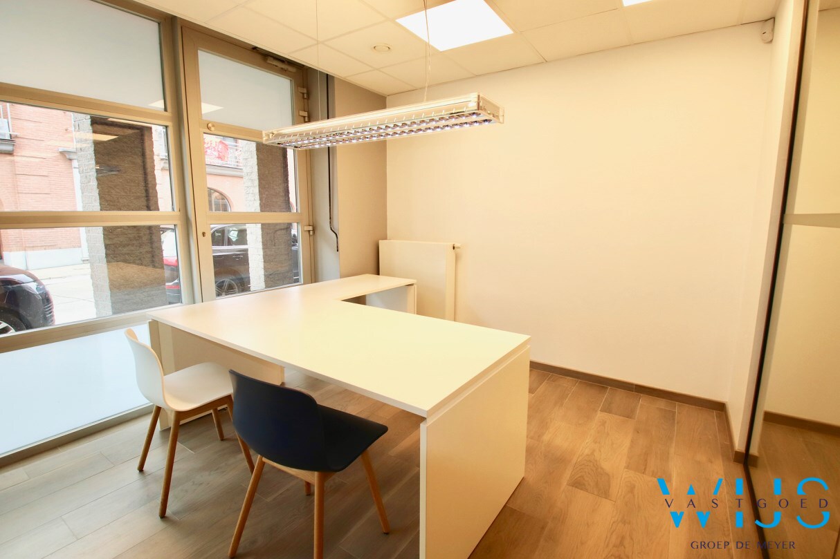 Multifunctionele kantoorruimte te centrum SLEIDINGE! 