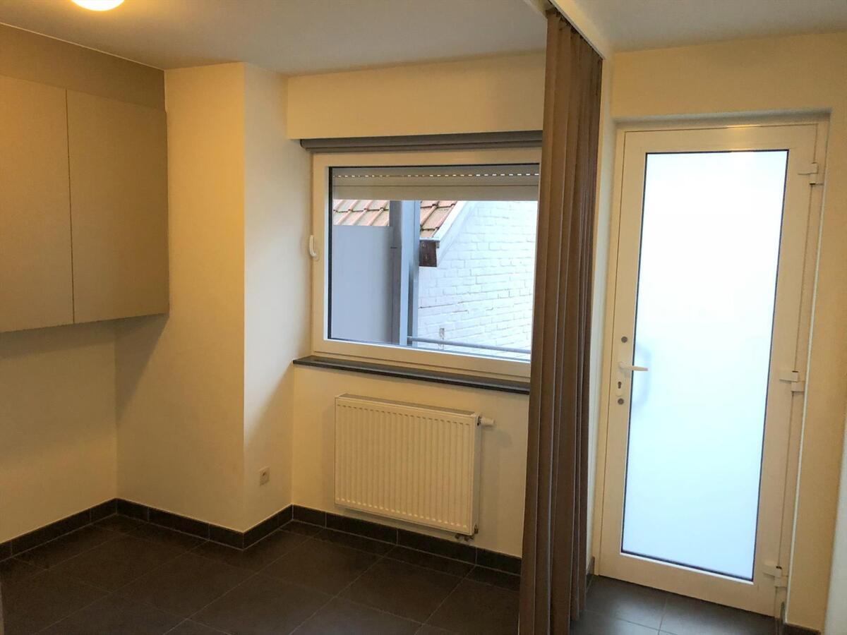 Modern, praktisch ingericht &#233;&#233;n-slaapkamer-appartement in centrum Aalter 