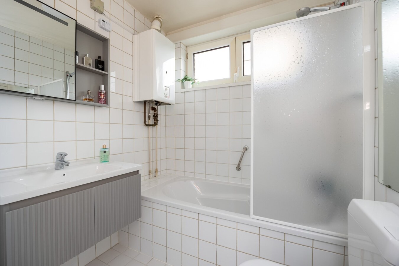Ruime HOB met 3 slpk en garage te Molenveld Edegem! 