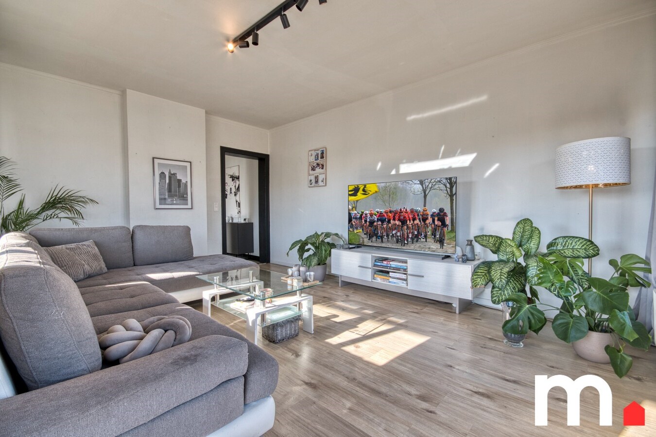 Tof &amp; Trendy bemeubeld appartement met 3 slaapkamers, 2 badkamers en garage te Heule ! 