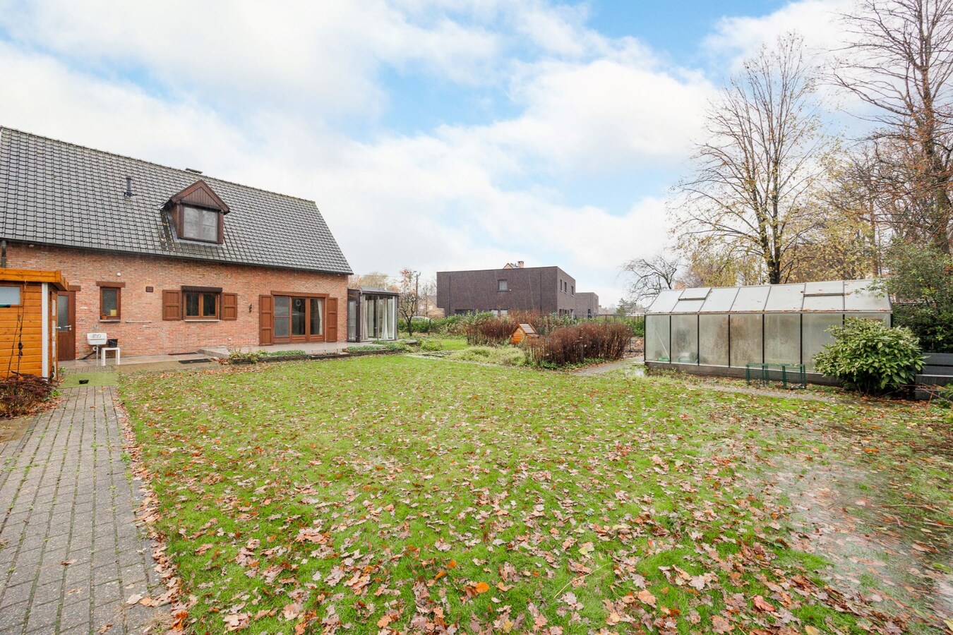 Mooi landhuis met perceel 1133 m&#178; op toplocatie 