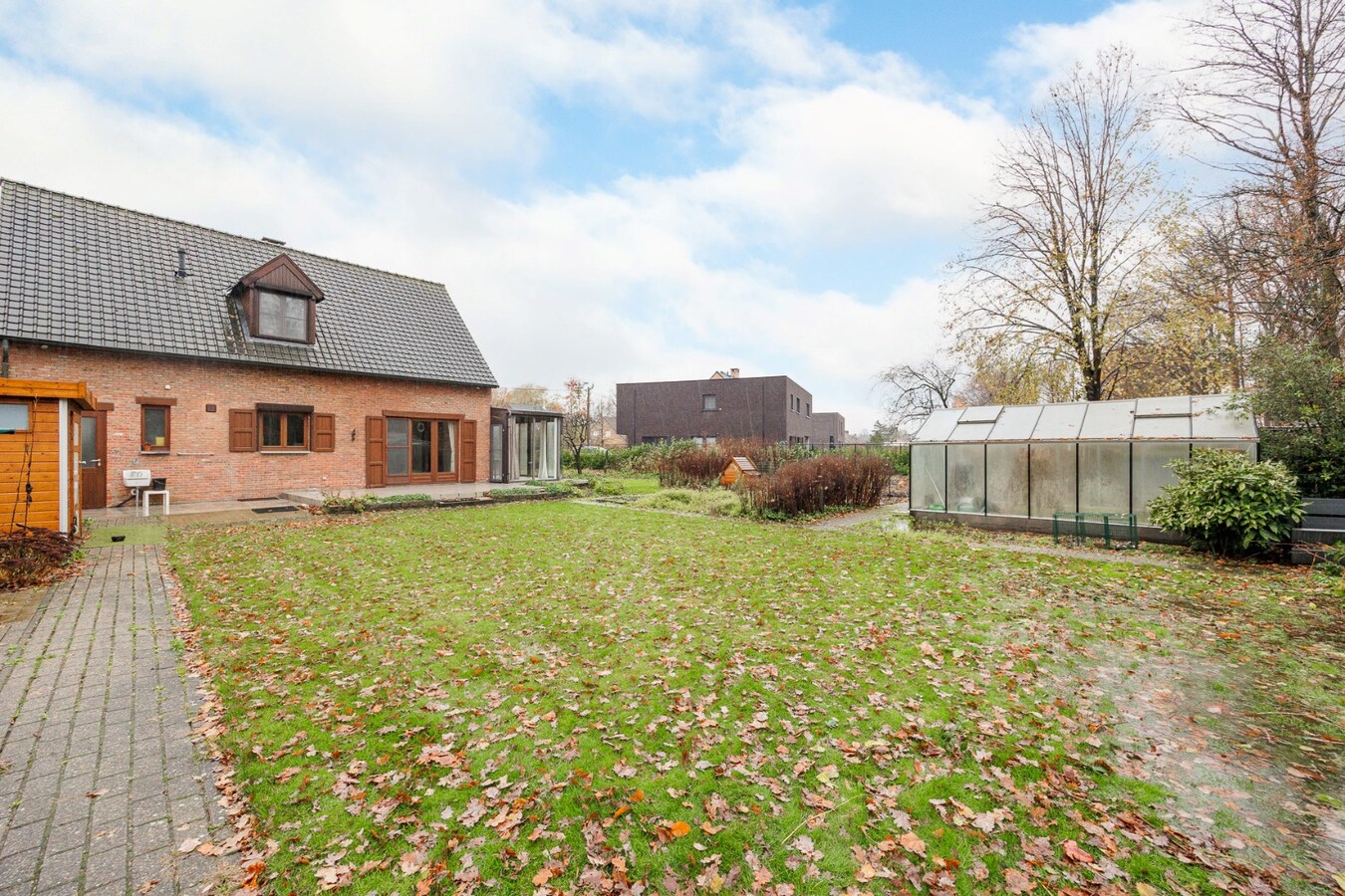 Mooi landhuis met perceel 1133 m&#178; op toplocatie 