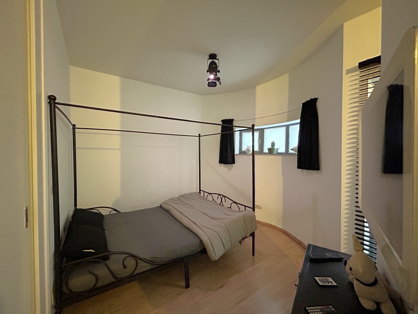 Luxueus gelijkvloers appartement met 2 slpk. in het centrum van Geel 