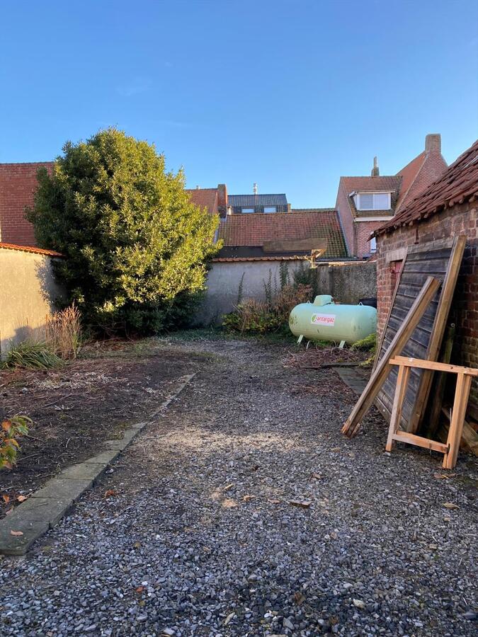 Woning met 2 slaapkamers en garage te Koekelare 