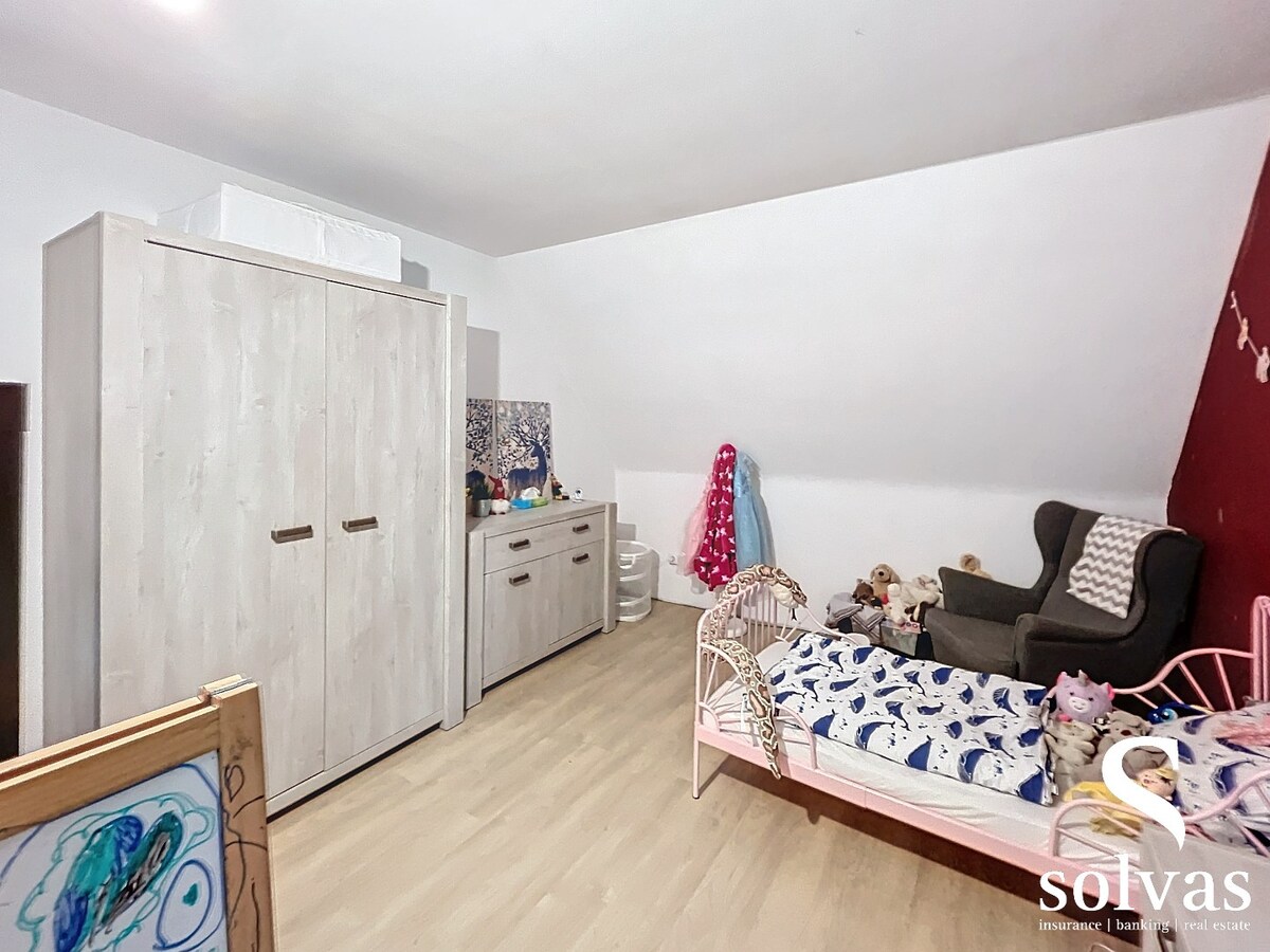 Landelijk gelegen halfopen bebouwing met drie slaapkamers 