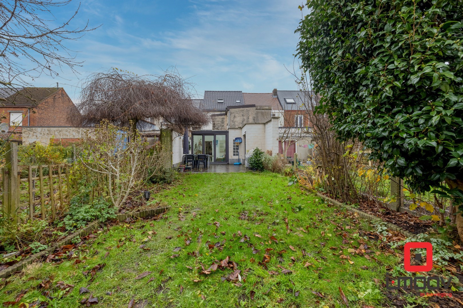 Charmante rijwoning met grote tuin en 4 slaapkamers 