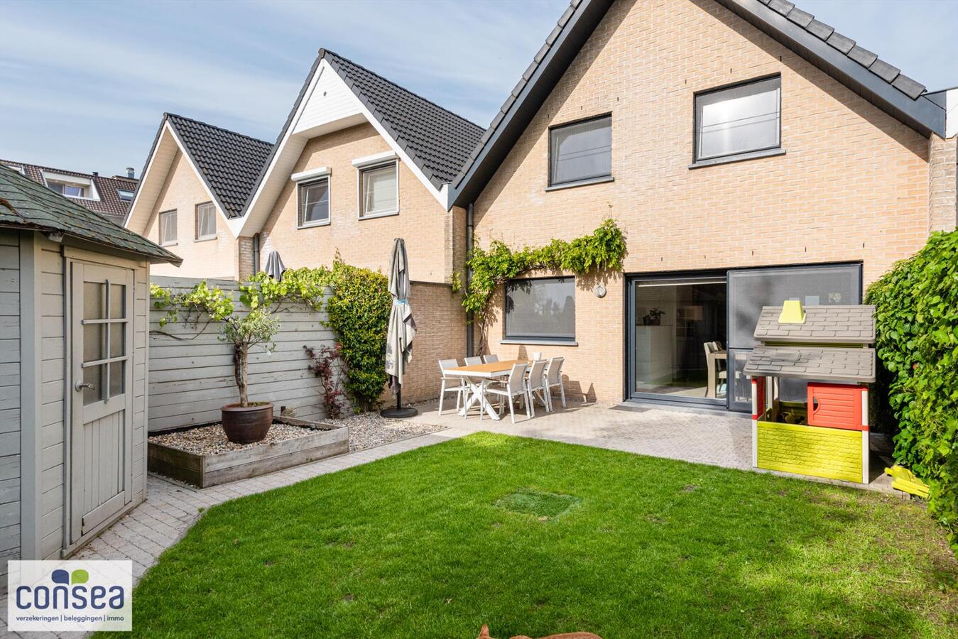 Woning in het centrum van Maldegem met zuid-west geori&#235;nteerde tuin 