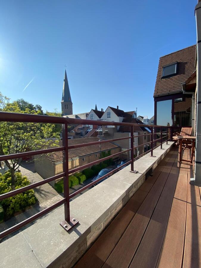 APPARTEMENT MET 1 SLAAPKAMER EN GARAGE IN HET CENTRUM VAN KOEKELARE 