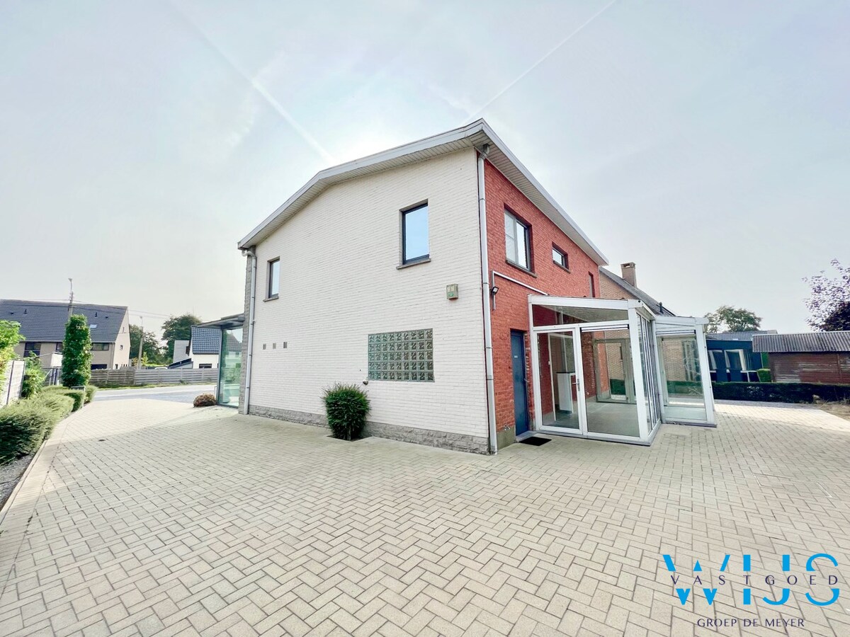 Woning met 2 loodsen  te ERTVELDE ! 