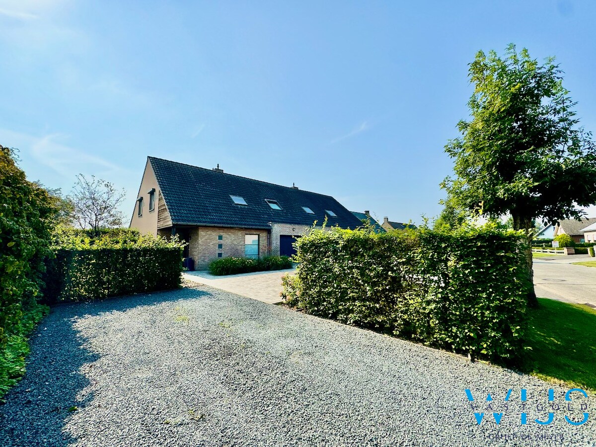 Schitterende gezinswoning op 835 m&#178; te Knesselare 