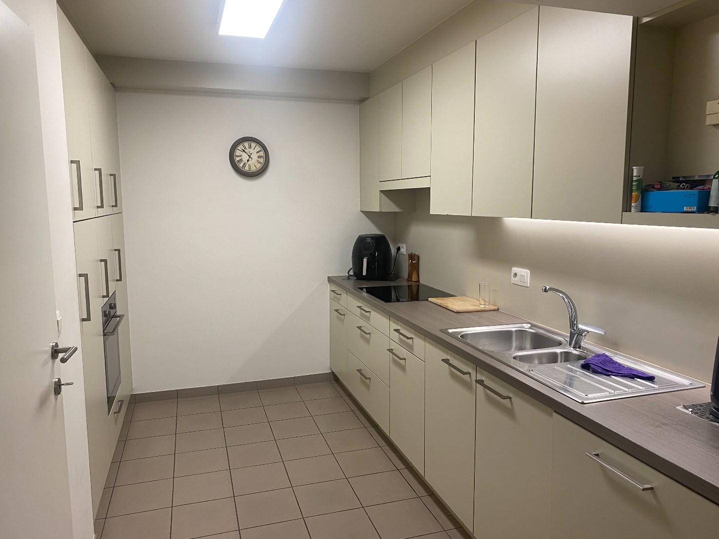 Gelijkvloers appartement met 2 slaapkamers, garage en groot terras 