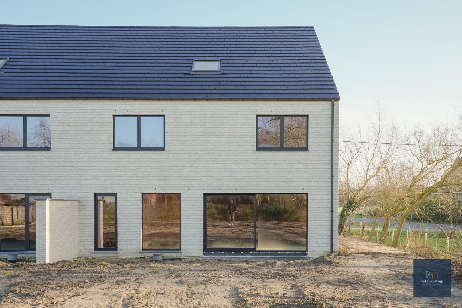 Halfopen casco villawoning met prachtig uitzicht en veel potentieel in Beervelde 