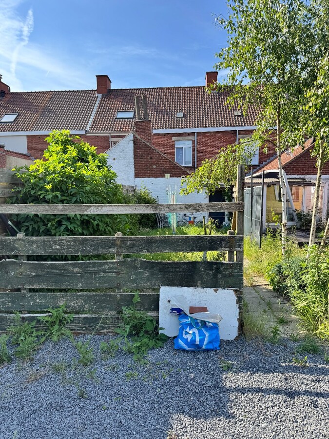 Woning met 3 slaapkamers en tuin te Roeselare 