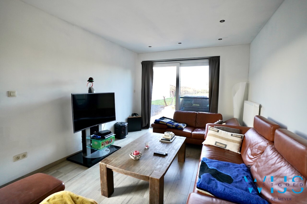 Volledig gerenoveerd woonhuis op 750m&#178; in hartje Ertvelde ! 