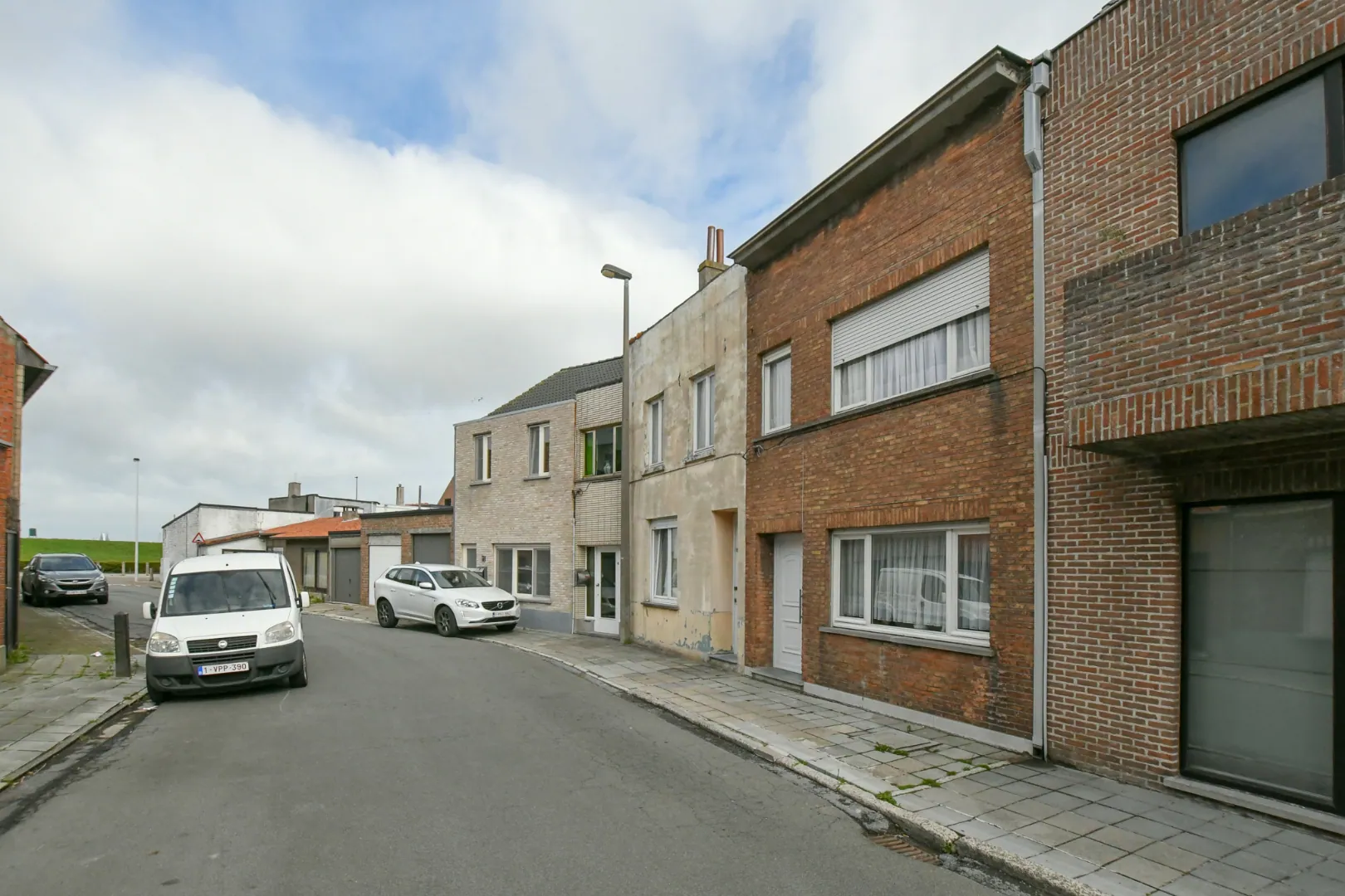 Woning te Bredene met 3 slaapkamers en tuin nabij de Spuikom