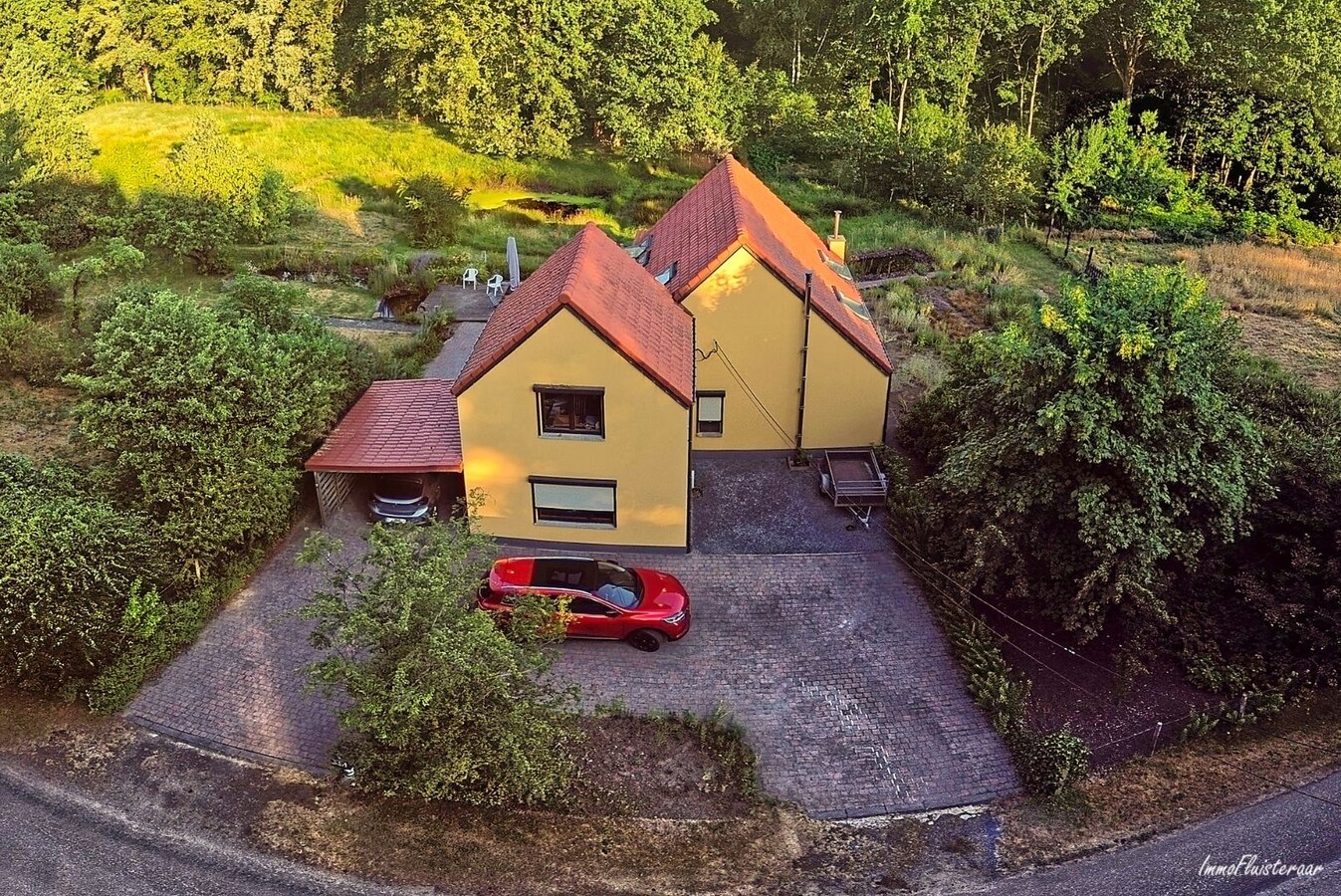 Gezellige woning midden in het groen op een perceel van ca. 1ha16 