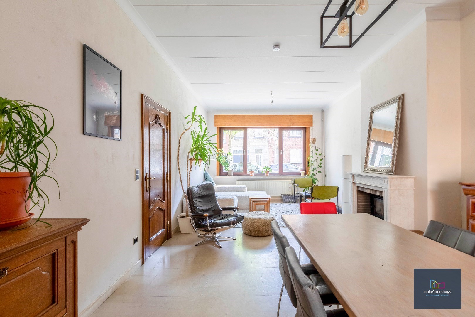 Ruime woning met tuin en dubbele garage in Gent 