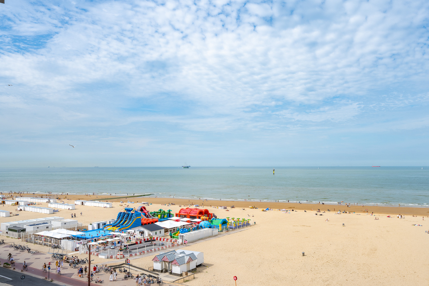 Appartement (largeur de fa&#231;ade de 8,6 m !) avec 3 chambres sur l&#39;exclusive Place Albert &#224; Knokke-Zoute. 