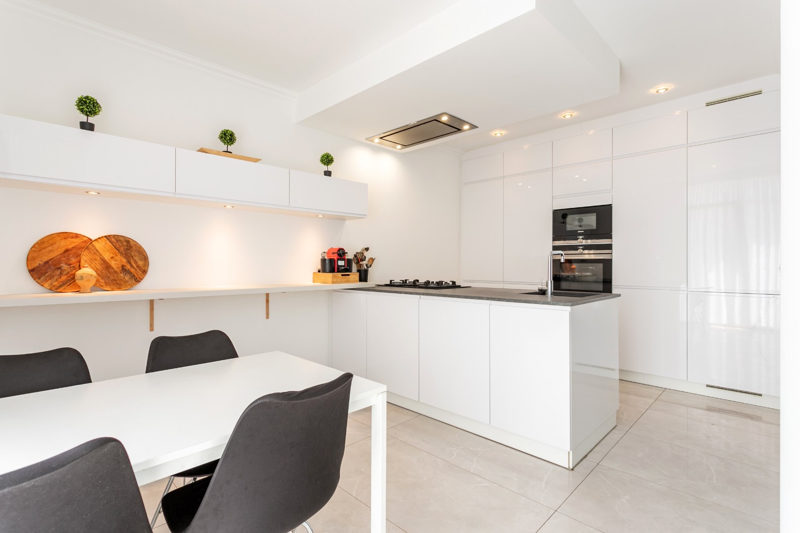Ruime en energiezuinige (EPC A) woning met 5 slaapkamers, bureau, garage en tuin 