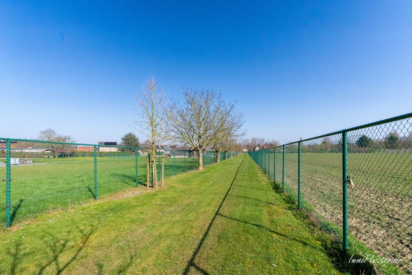 Prachtige gerenoveerde woning met bijgebouwen en paardenfaciliteiten op ca. 1,3ha te Kortenaken (Vlaams-Brabant) 