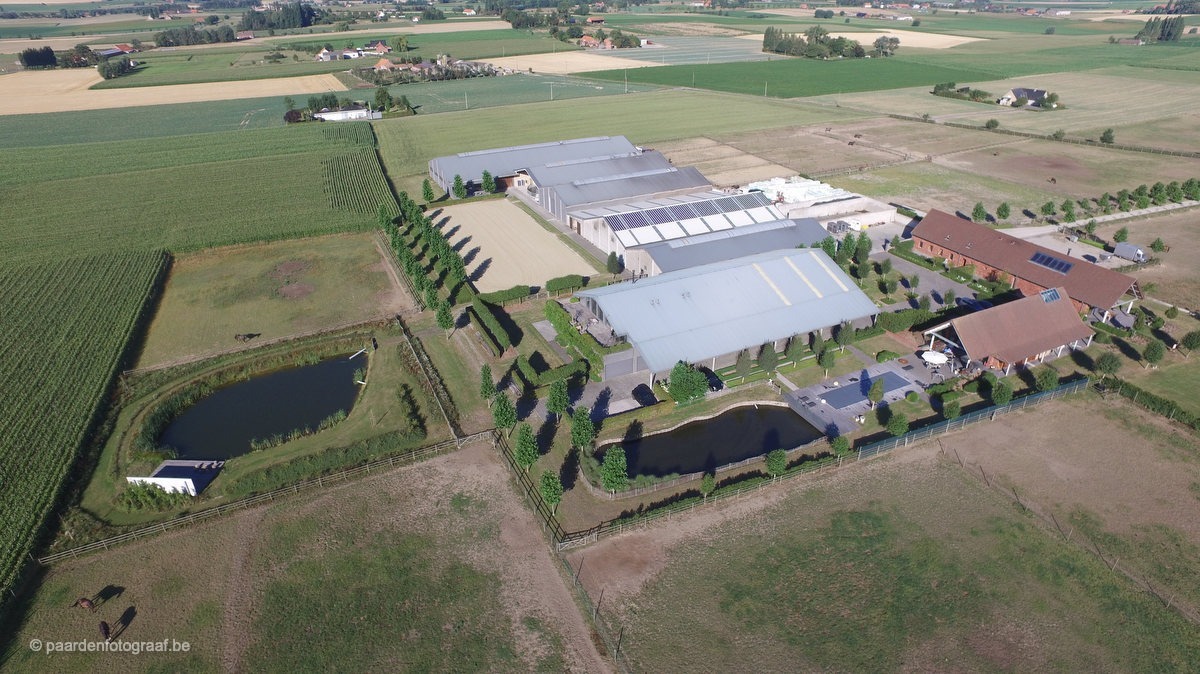 Exclusief hippisch centrum op ca. 6.8ha Te Poperinge/Heuvelland 