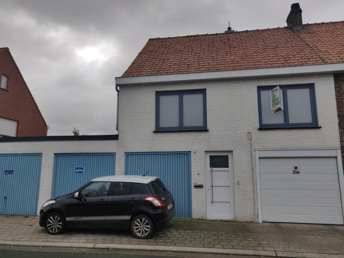 Woning met 2 slaapkamers en garage te Koekelare 