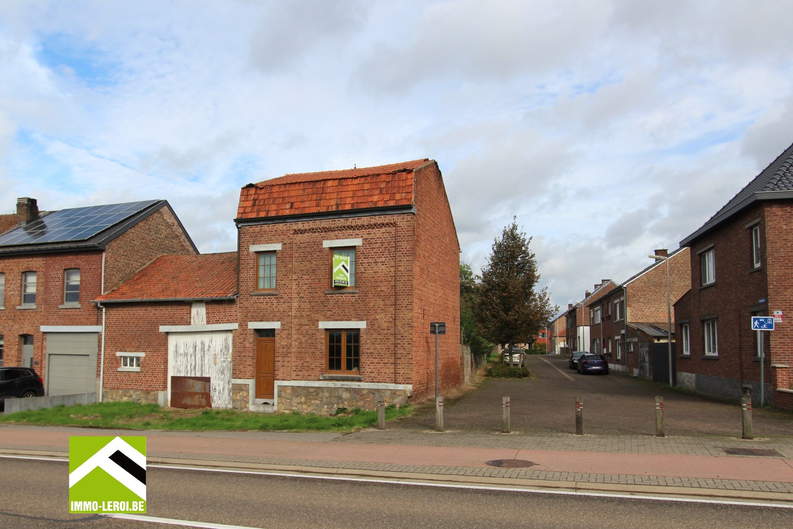 Projectgrond - Woning met diepe tuin, palend aan 3 straten 