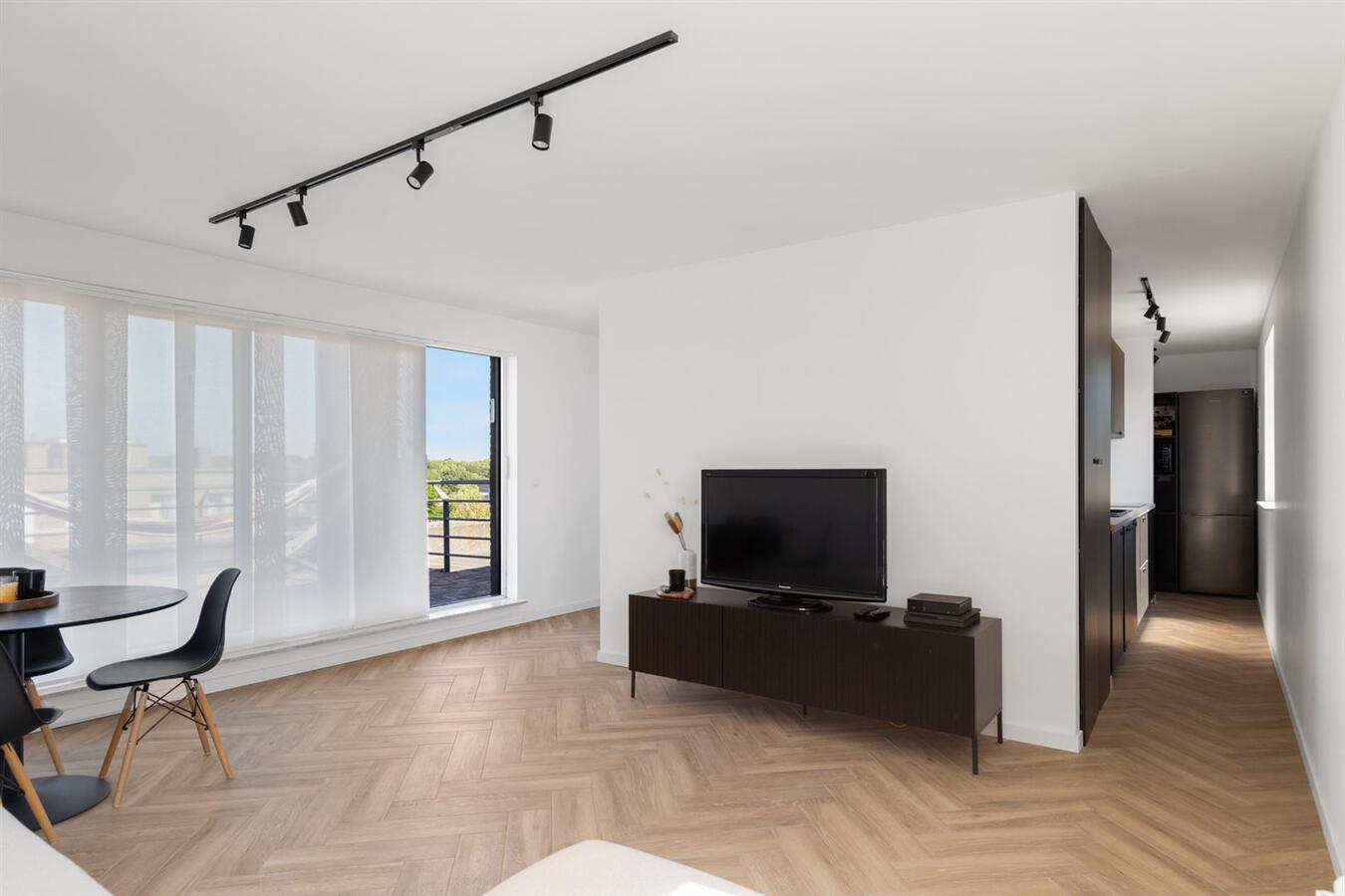 Kwalitatief gerenoveerd appartement met terras van 35m&#178;! 