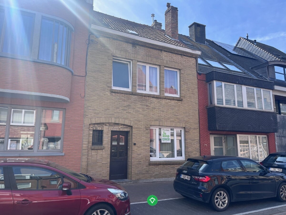 Comfortabel, op te frissen woonhuis met zonnige tuin, welgelegen in rustige buurt. 