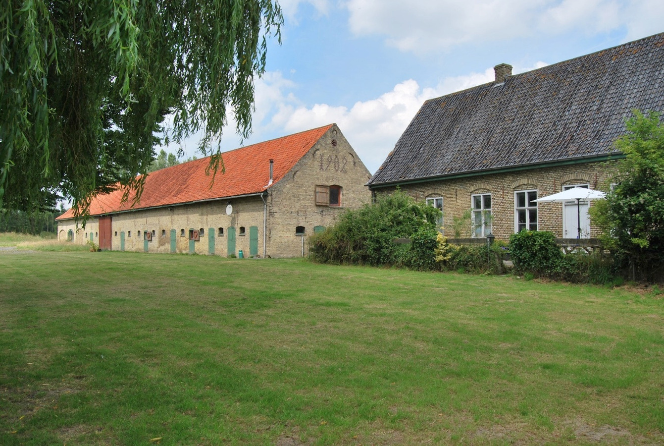 Abdijhoeve op ca. 7ha te Alveringem, Stavele 