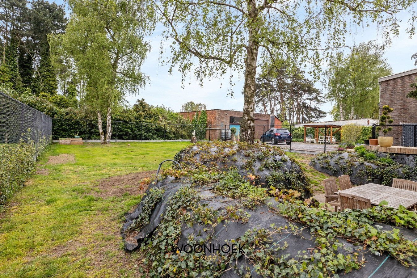 Uitstekend gelegen OB met inpandige garage en grote tuin in Moerbeke! 