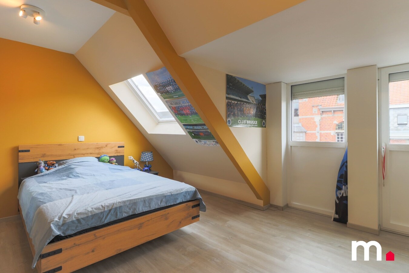 Prachtige herenwoning met 5 slaapkamers, tuin en uitweg! 