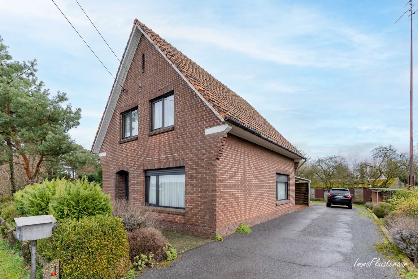 Mooi gelegen te renoveren woning met grond op ca. 58 are te Peer 