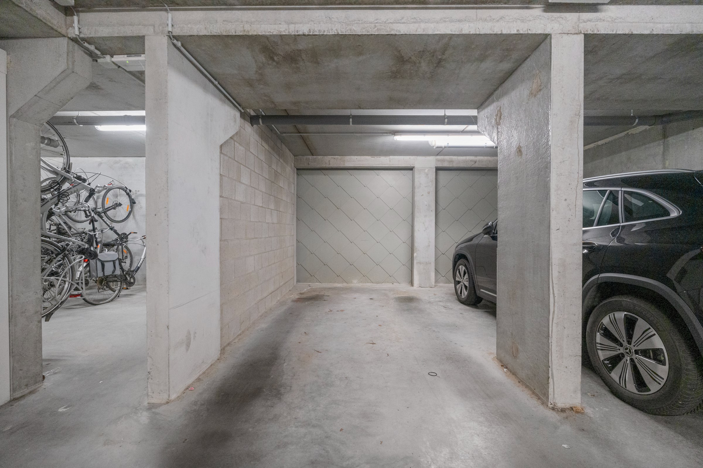 Luxueus duplex-hoekappartement, voorzien van alle comfort, nabij het Rubensplein (Mogelijkheid tot aankoop van een inpandige garage-staanplaats) 