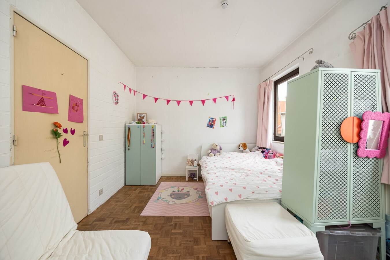 Woning met 2 slaapkamers, garage en terras 
