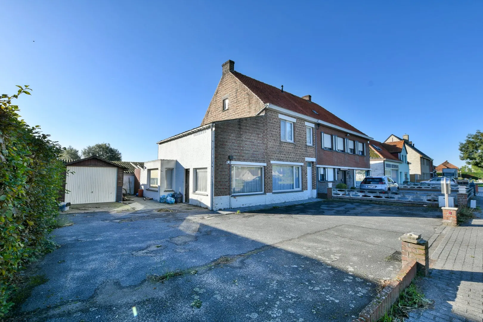 Halfopen bebouwing te Roksem met tuin en 3 à 4 slaapkamers op perceel van 903 m²