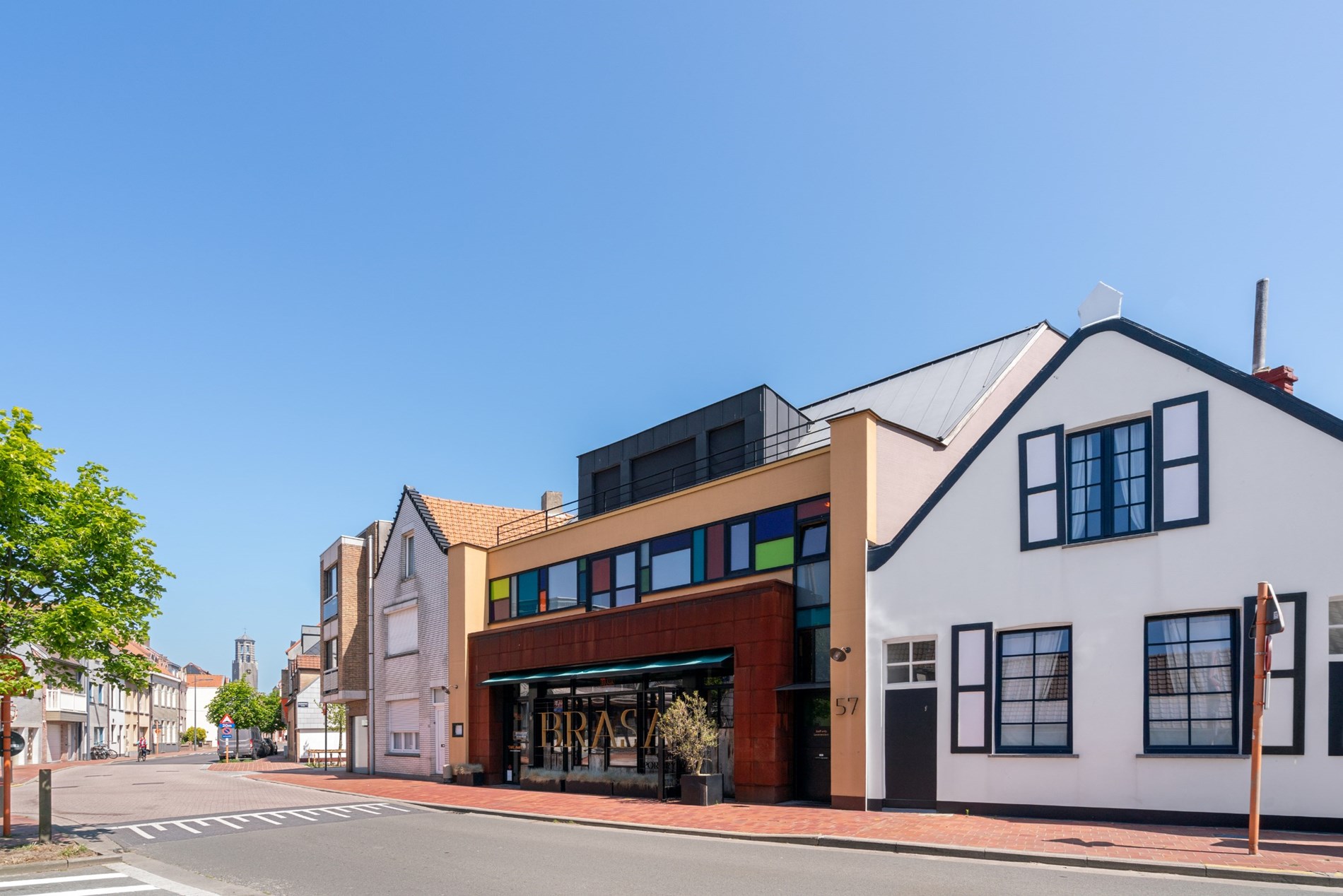 Handelspand te huur – Instapklaar restaurant (volledig uitgerust) in centrum Knokke. 