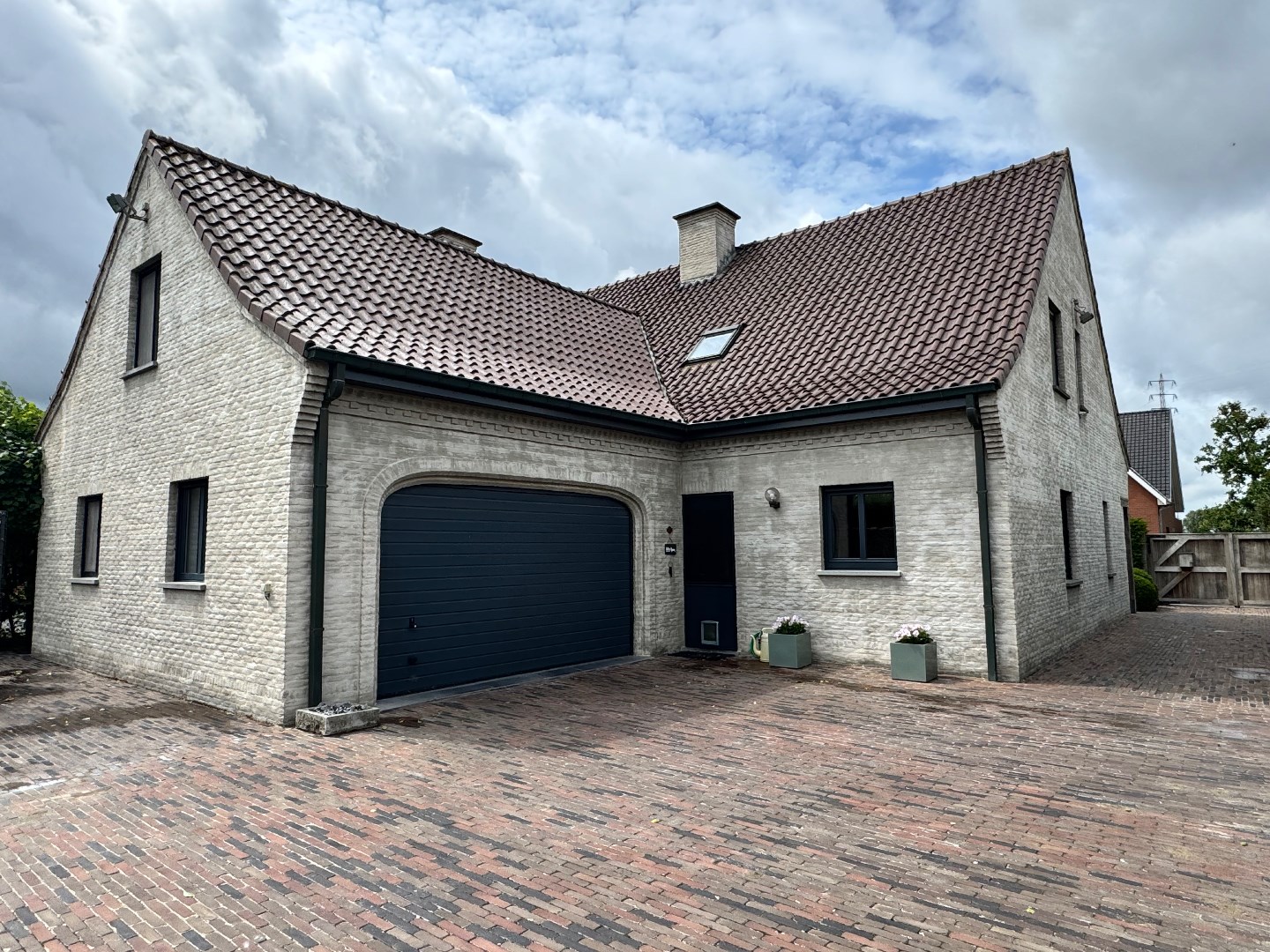 Landelijk gelegen villa met ruime tuin in Grammene. 