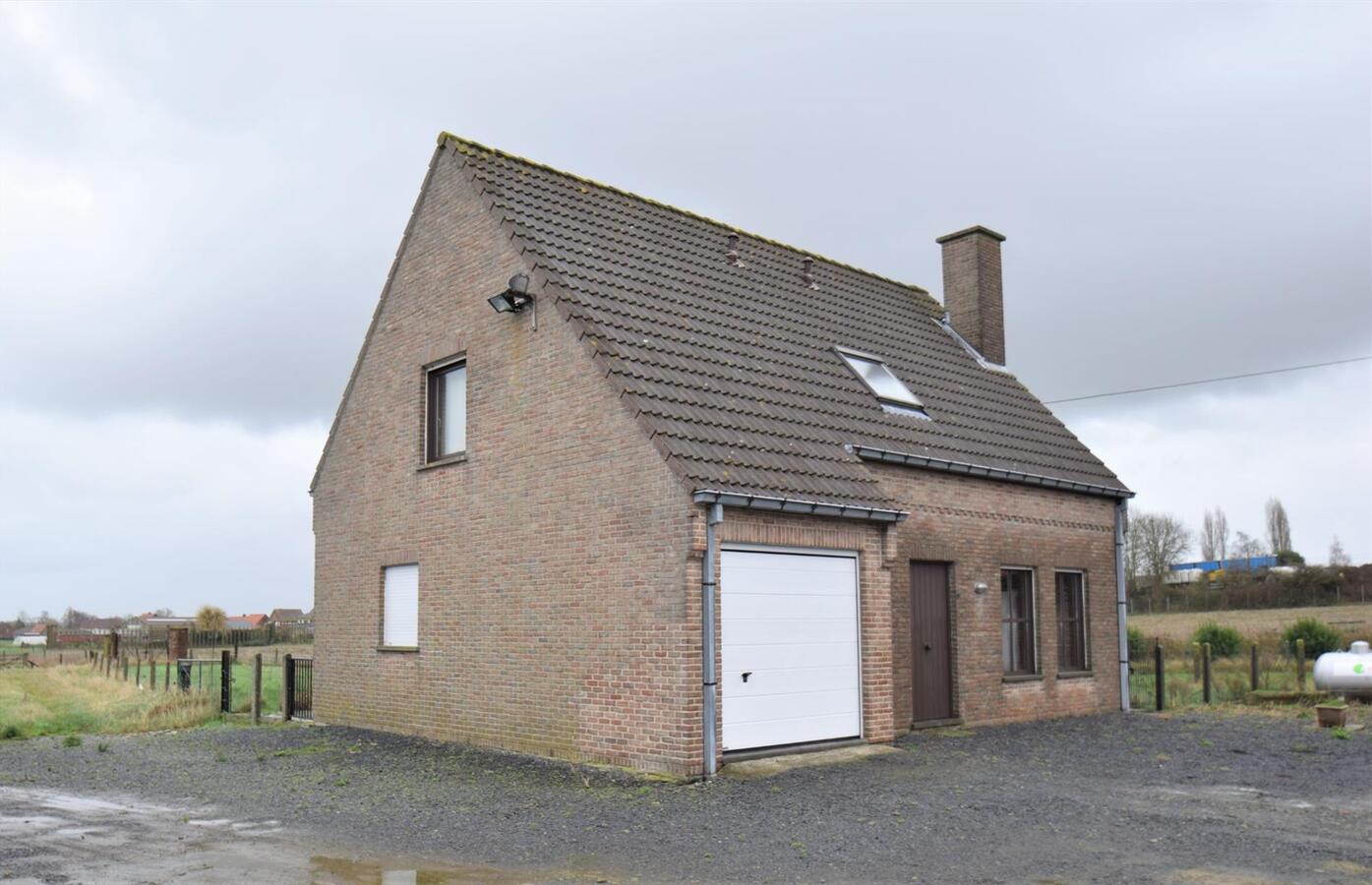 Boerderijwoning (zonder landerijen of loodsen!!) in groene omgeving 